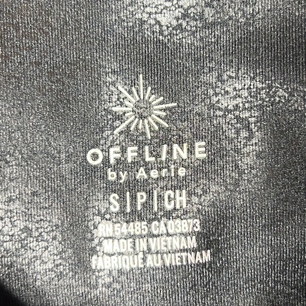 Offline by Aerie the higher high waisted crackle leggings size small